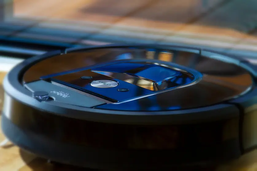 robot-vacuum-cleaner-3786243_1920